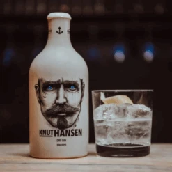 Knut Hansen Dry Gin 42% 0,5l -Alkohol Rabatte knut hansen dry gin moodbild 1